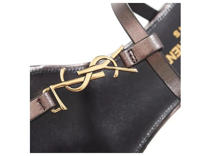 Saint Laurent Sandali Cassandra in Pelle Metallizzata Grigio antracite - vista 3
