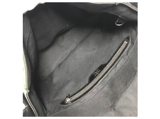 Borsa Victor in Taiga Louis Vuitton Nero - vista 12
