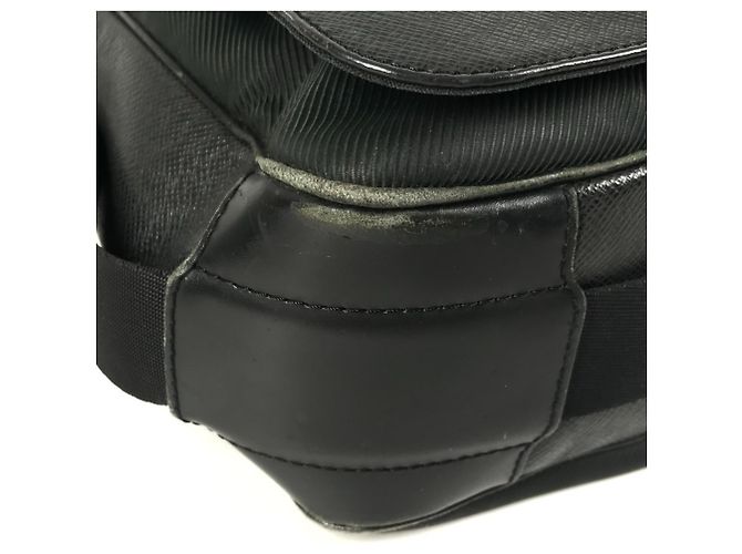Borsa Victor in Taiga Louis Vuitton Nero - vista 8