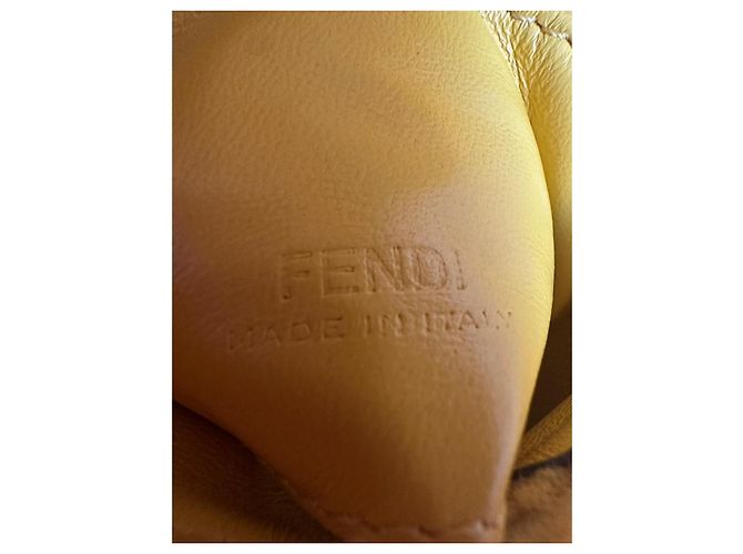 Fendi Nano Baguette Pelliccia Gialla Giallo - vista 12