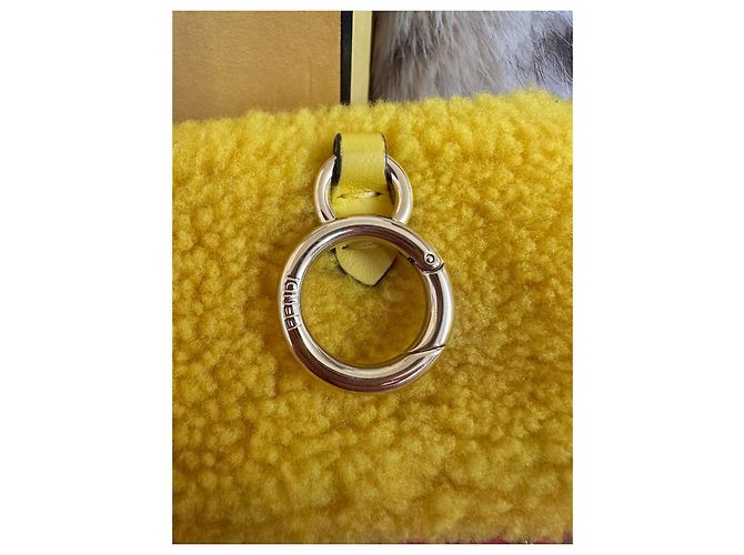 Fendi Nano Baguette Pelliccia Gialla Giallo - vista 8
