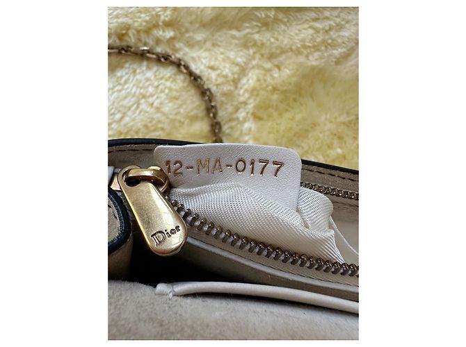 Dior Portafoglio con Catena Studded in pelle Bianco Crudo Bianco sporco Gold hardware - vista 12