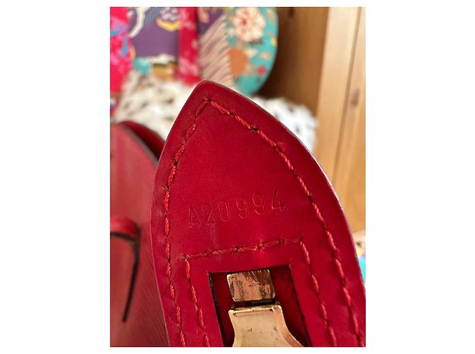 Saint Jacques Borsa Louis Vuitton Saint-Jacques in pelle Epi rossa Rosso - vista 12