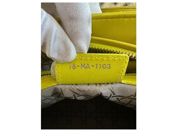 Dior Lady Dior Medium Borsa a Mano - Pelle Giallo Anice Verde chiaro - vista 14