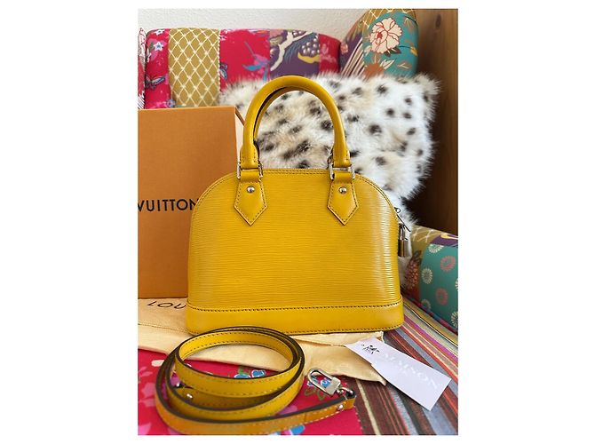 Borsa Louis Vuitton Alma BB in pelle Epi gialla Giallo - vista 20