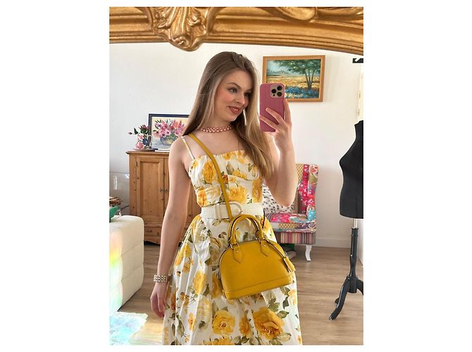 Borsa Louis Vuitton Alma BB in pelle Epi gialla Giallo - vista 3