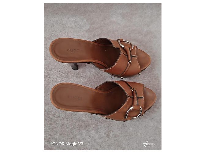 Gucci Sandali con Tacco in Pelle Marrone - vista 3