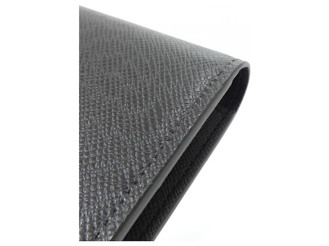 Louis Vuitton Taiga Portefeuille Brazza Cartera Negro - vista 4