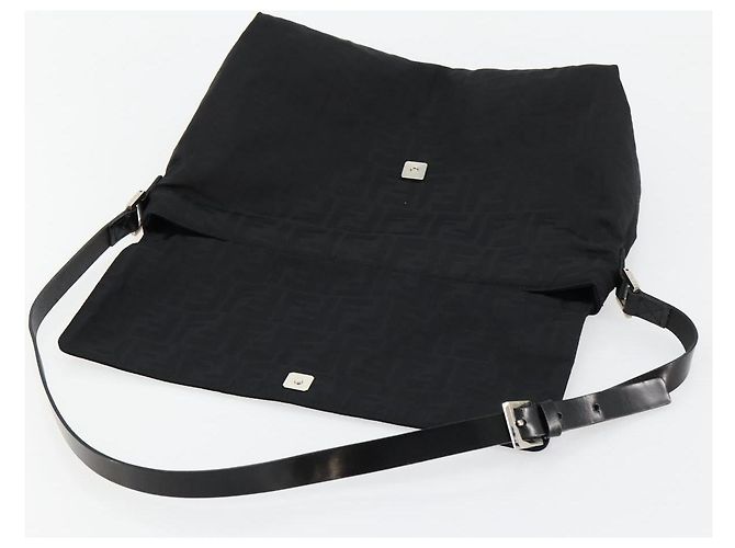 Borsa a Spalla FENDI Zucca Canvas Nera Argento Auth 177493A Nero - vista 16