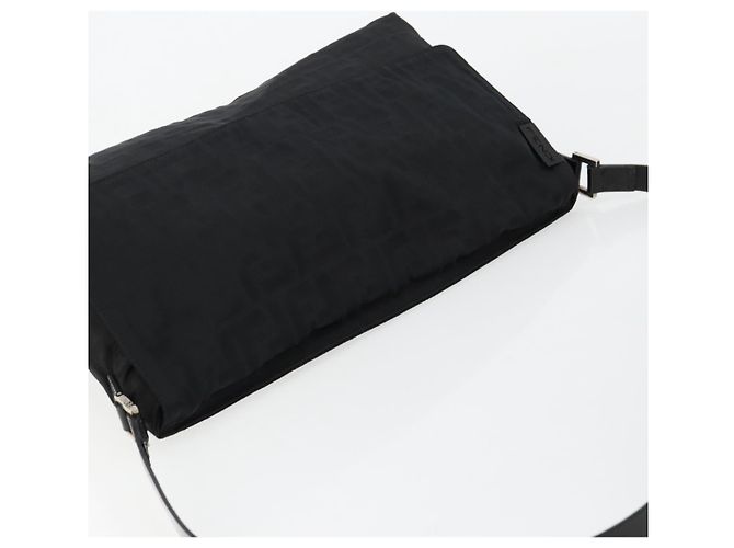 Borsa a Spalla FENDI Zucca Canvas Nera Argento Auth 177493A Nero - vista 6