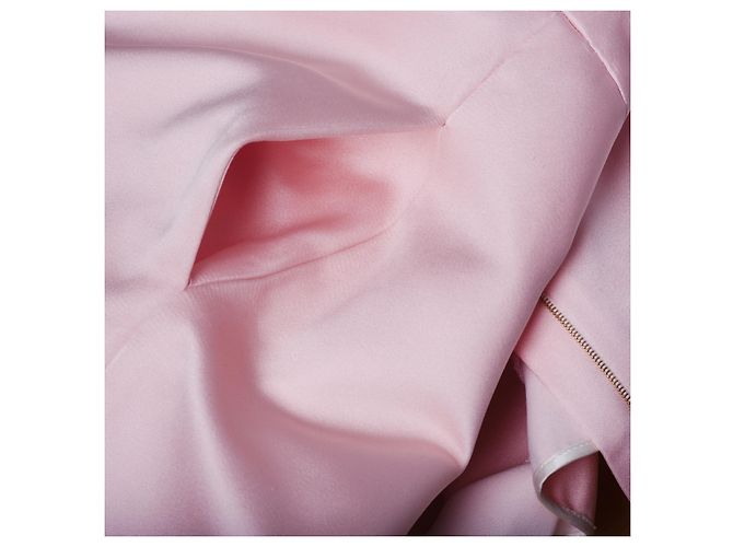 Vestido mini estructurado rosa con bordado floral de Rochas - vista 6