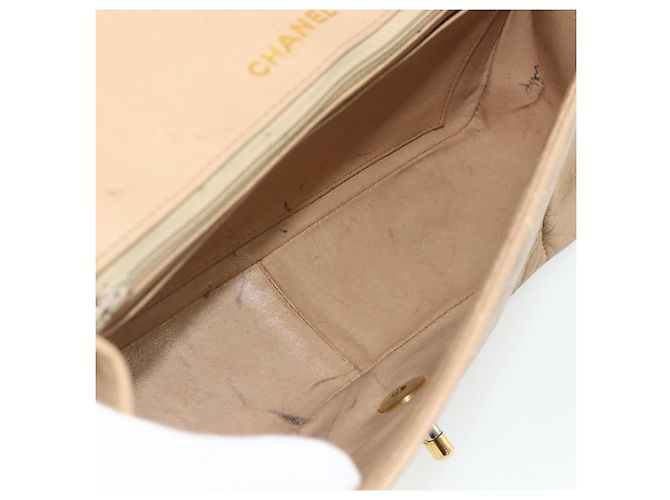 CHANEL Borsa a Spalla Matelassé con Catena in Pelle di Agnello Beige Oro CC Auth 179717A D'oro - vista 16