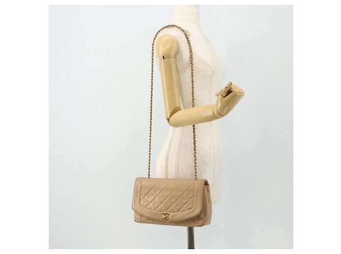 CHANEL Borsa a Spalla Matelassé con Catena in Pelle di Agnello Beige Oro CC Auth 179717A D'oro - vista 23