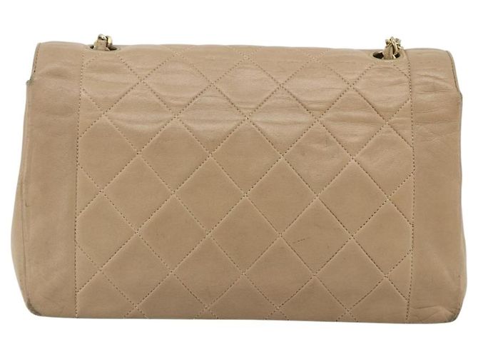 CHANEL Borsa a Spalla Matelassé con Catena in Pelle di Agnello Beige Oro CC Auth 179717A D'oro - vista 3