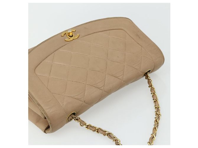 CHANEL Borsa a Spalla Matelassé con Catena in Pelle di Agnello Beige Oro CC Auth 179717A D'oro - vista 6