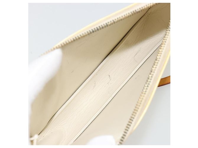 Louis Vuitton Lexington Pochette Monogram Vernis Beige - vista 5