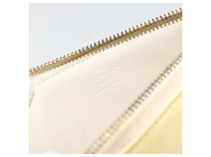Louis Vuitton Lexington Pochette Monogram Vernis Beige - vista 6