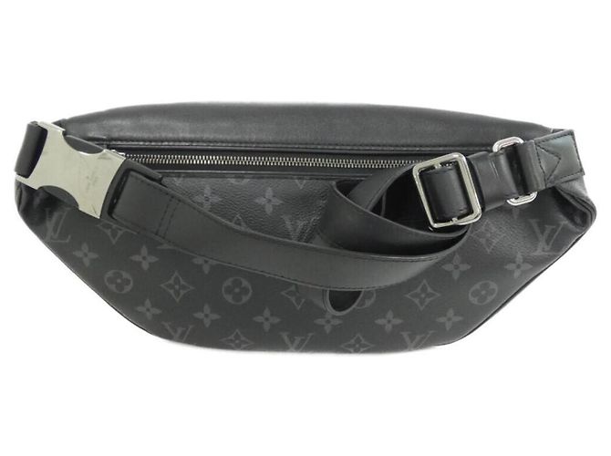 Borsa a tracolla Louis Vuitton Monogram Eclipse Discovery Bumbag Nero - vista 2