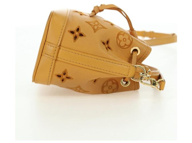 Louis Vuitton Noe NM Perforated and Embroidered Monogram Leather Nano Giallo - vista 3