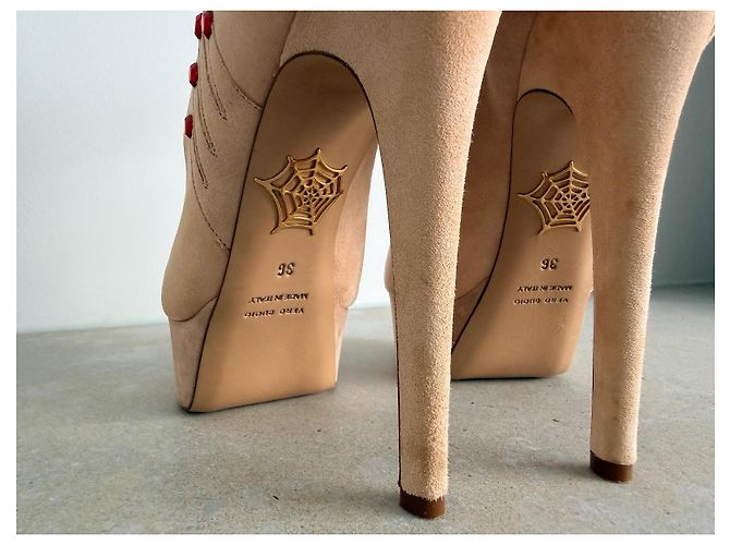 Sandali platform Charlotte Olympia camoscio nude Beige - vista 9