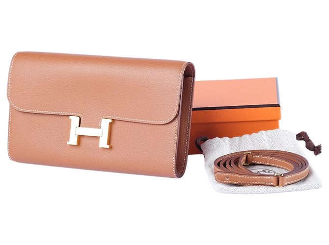 Portafoglio Hermès Constance To Go in pelle Epsom Gold con finiture dorate - vista 13