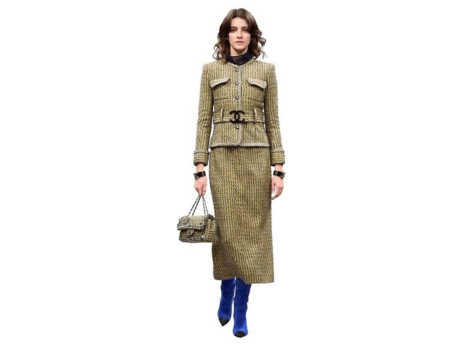 Chaqueta lápiz de tweed Chanel Otoño 2017 17B Amarillo - vista 2