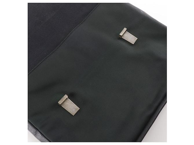 Borsa a tracolla Louis Vuitton Saratov GM Taiga Nero - vista 10