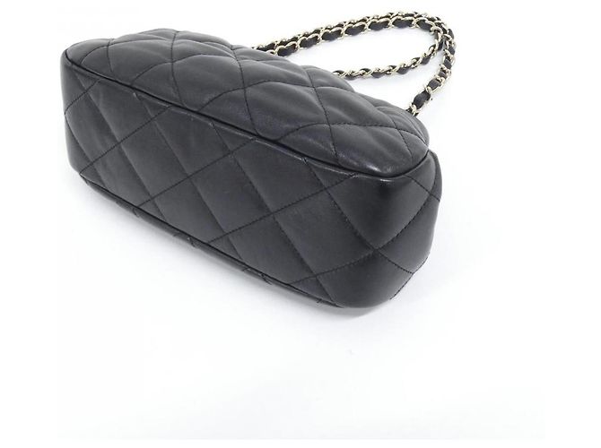 Borsa a tracolla Chanel in agnello Nero D'oro - vista 2