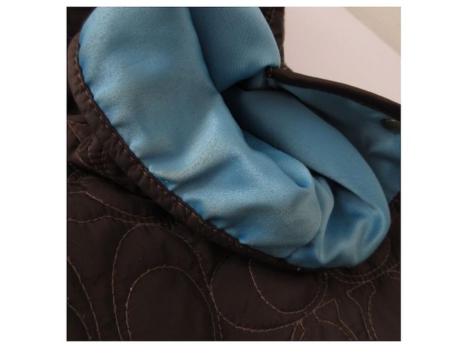 Chaqueta acolchada de nylon Coach Signature Castaño Azul - vista 17