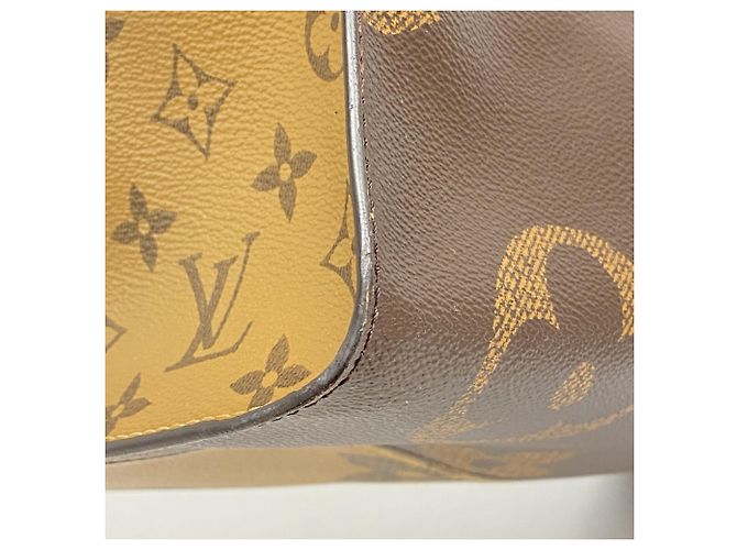 Borsa Tote Louis Vuitton Monogram Giant Reverse OnTheGo GM Marrone - vista 6