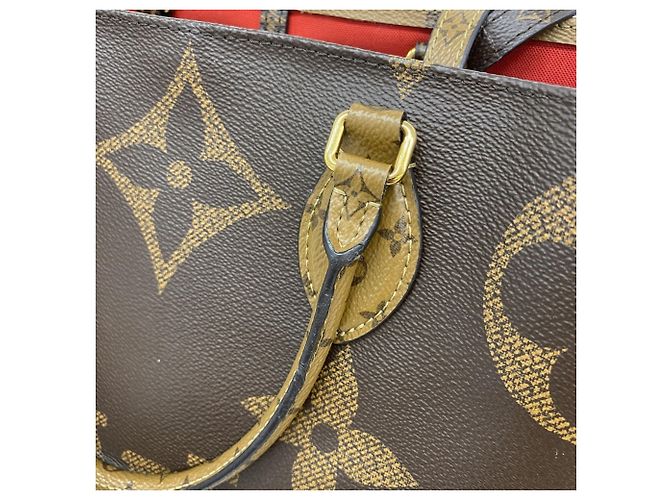 Borsa Tote Louis Vuitton Monogram Giant Reverse OnTheGo GM Marrone - vista 8