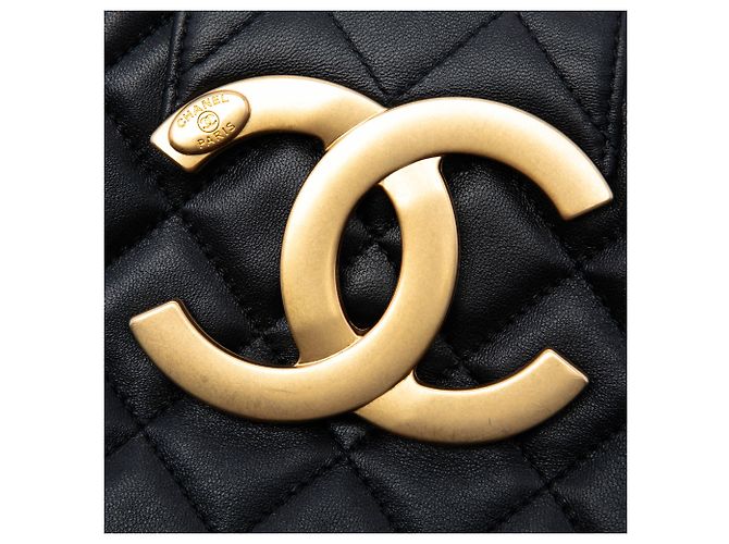 Borsa a tracolla Chanel Black Small Quilted Lambskin Giant CC Chain Compartment Nero - vista 5
