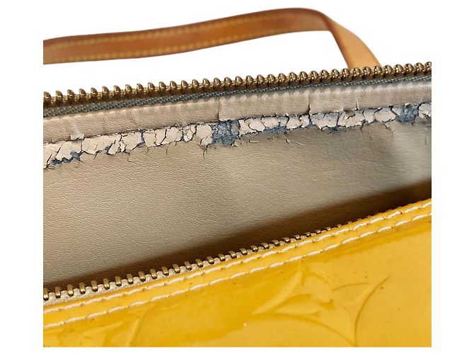Borsa Louis Vuitton Bedford in pelle smaltata gialla Giallo - vista 9
