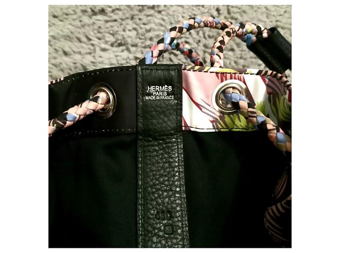 Hermès "Feathers and Flowers" Beutel Braun Schwarz Pink Weiß Rot Blau - Ansicht 10