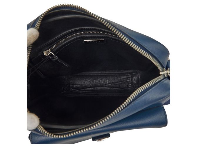 Saffiano Prada Crossbody-Schultertasche mit Triangle-Logo-Plakette Marineblau - Ansicht 10