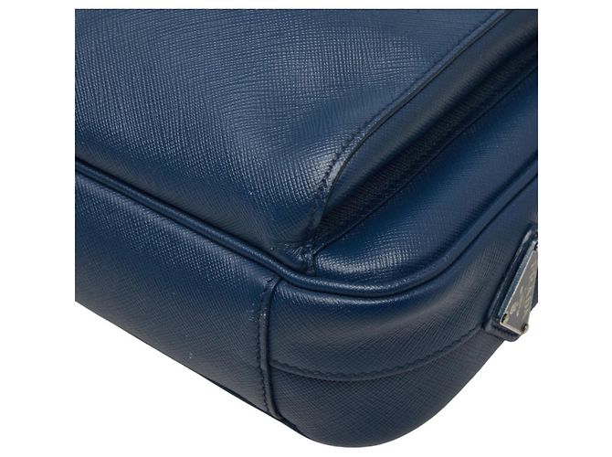 Saffiano Prada Crossbody-Schultertasche mit Triangle-Logo-Plakette Marineblau - Ansicht 4