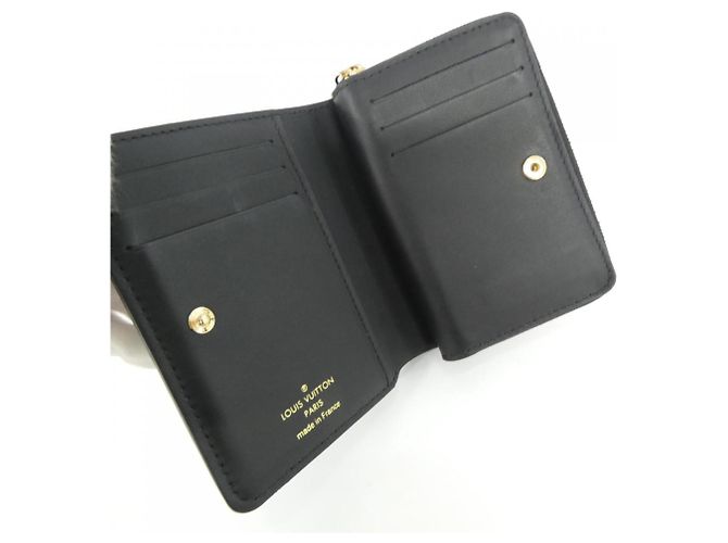 Louis Vuitton Coussin Portefeuille Lou Wallet Nero - vista 4