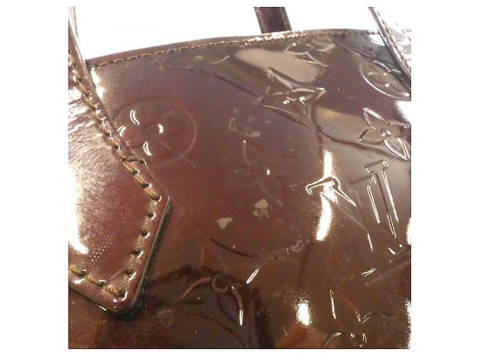 Borsa Louis Vuitton Vernis Wilshire PM in Amarante Bordò - vista 4
