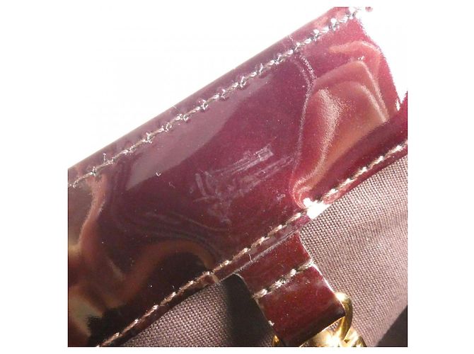 Borsa Louis Vuitton Vernis Wilshire PM in Amarante Bordò - vista 7