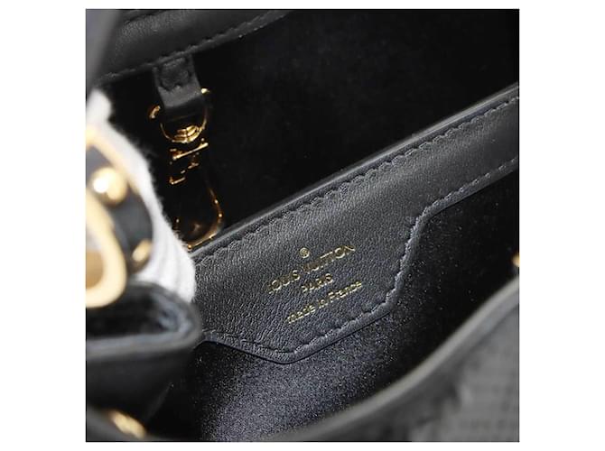 Borsa Louis Vuitton Capucines BB Nero - vista 7