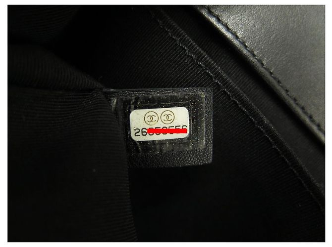 BORSA CHANEL BOY MEDIUM A67086 IN PELLE MATELASSÉ CON TRACCOLLA Nero - vista 11