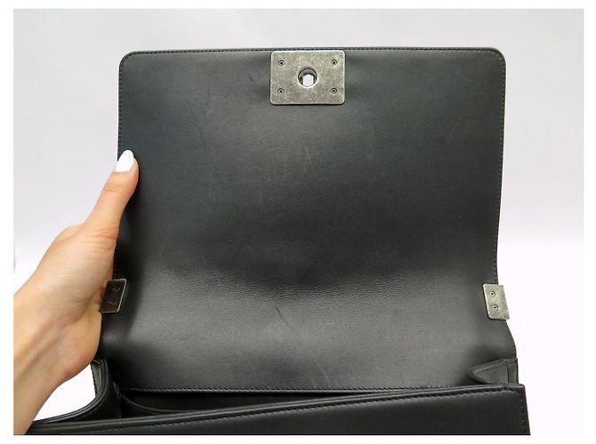 BORSA CHANEL BOY MEDIUM A67086 IN PELLE MATELASSÉ CON TRACCOLLA Nero - vista 8