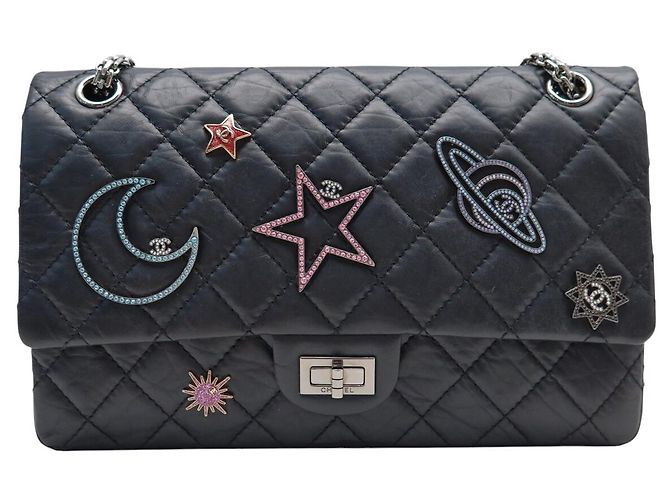 NUOVA BORSA CHANEL GRANDE 2.55 SPACE CHARMS PELLE MATELASSÉ TRACULLA Nero - vista 5