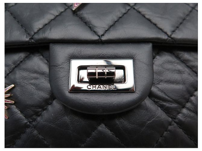 NUOVA BORSA CHANEL GRANDE 2.55 SPACE CHARMS PELLE MATELASSÉ TRACULLA Nero - vista 9