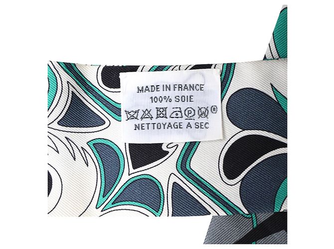 Hermès Folklore bedruckter Twill-Schal aus mehrfarbiger Seide Mehrfarben - Ansicht 3