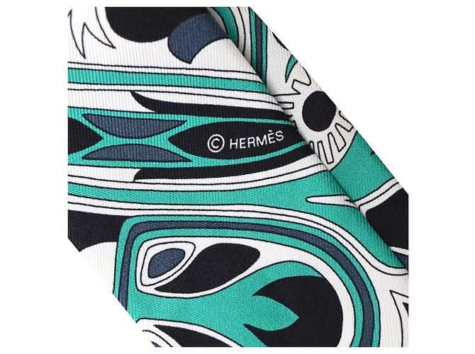 Hermès Folklore bedruckter Twill-Schal aus mehrfarbiger Seide Mehrfarben - Ansicht 5
