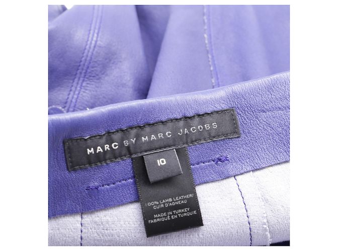 Saia lápis Marc by Marc Jacobs com acabamento em ondas em couro roxo - vista 4