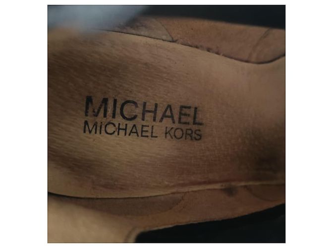 Stivaletti Chelsea con zeppa Thea di Michael Kors in pelle nera Nero - vista 9
