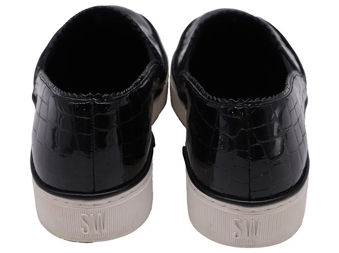 Stuart Weitzman Croc Embossed Nuggets Slip On Sneaker aus schwarzem Leder - Ansicht 5