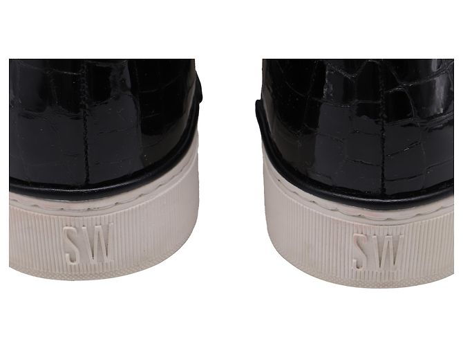 Stuart Weitzman Croc Embossed Nuggets Slip On Sneaker aus schwarzem Leder - Ansicht 6